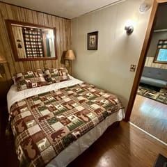 Vintage Cabin on Horsehead Lake