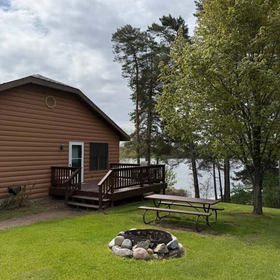 Honey Bear Hideaway Cabin B + Lakefront - Image 1